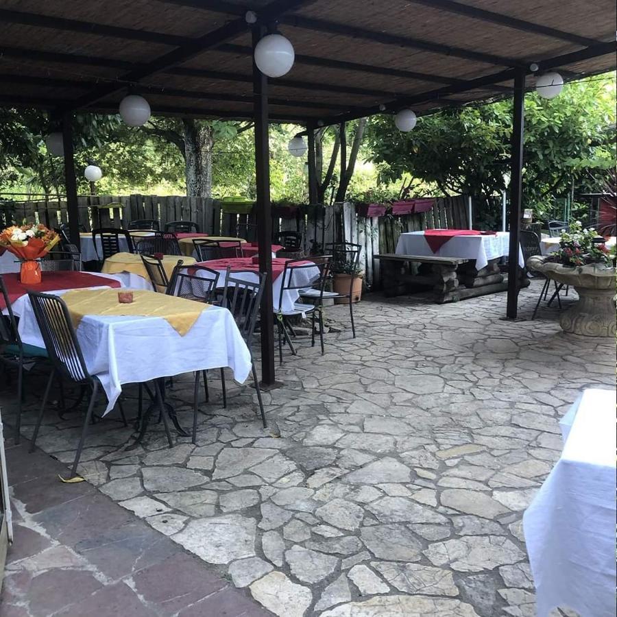 Domaine Du Berange Otel Saint-Geniès-des-Mourgues Dış mekan fotoğraf